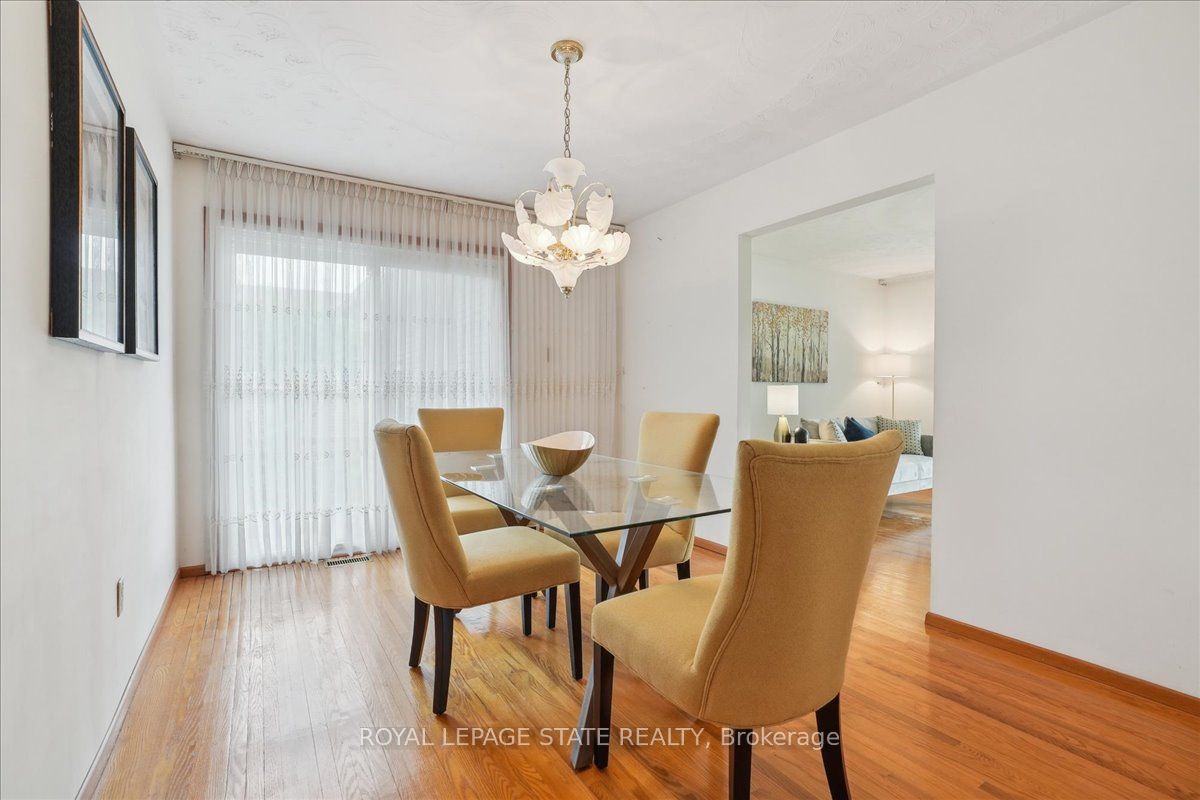 122 Glen Castle Drive Property Photo 3