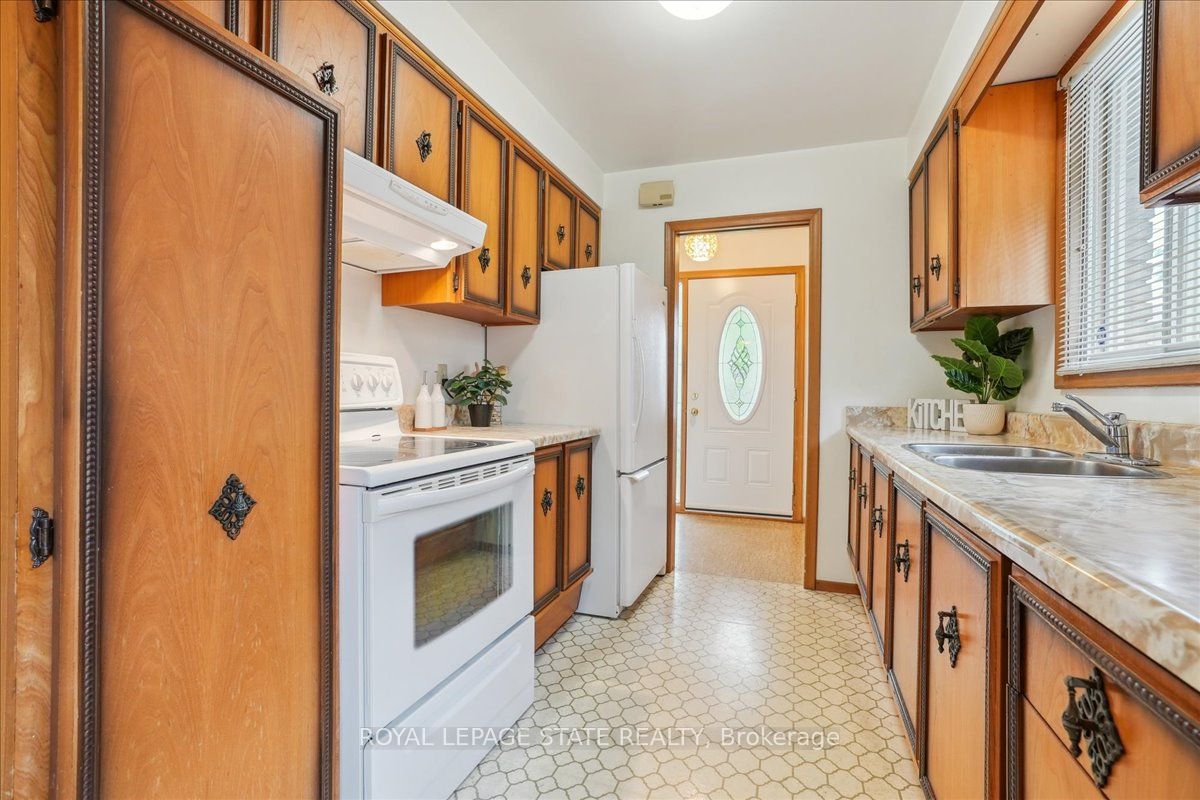 122 Glen Castle Drive Property Photo 16