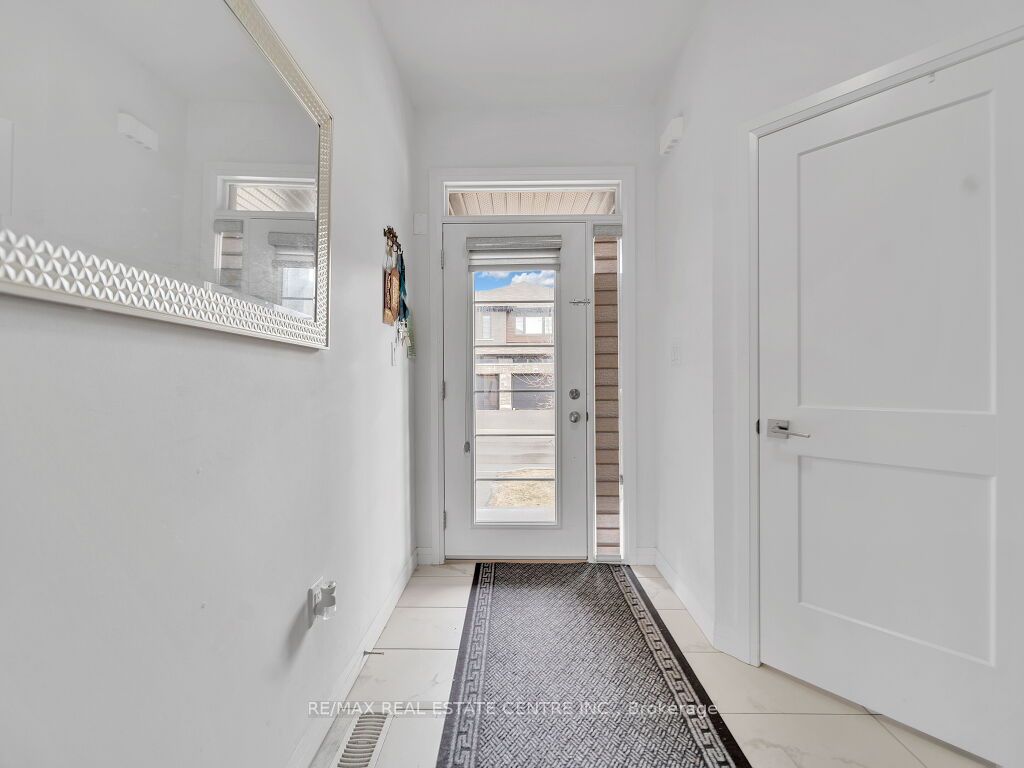 #177 - 30 Times Square Boulevard Property Photo 12