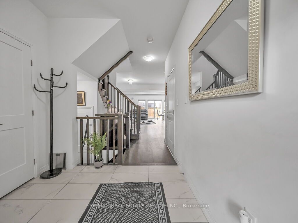 #177 - 30 Times Square Boulevard Property Photo 13