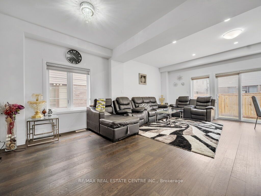 #177 - 30 Times Square Boulevard Property Photo 16