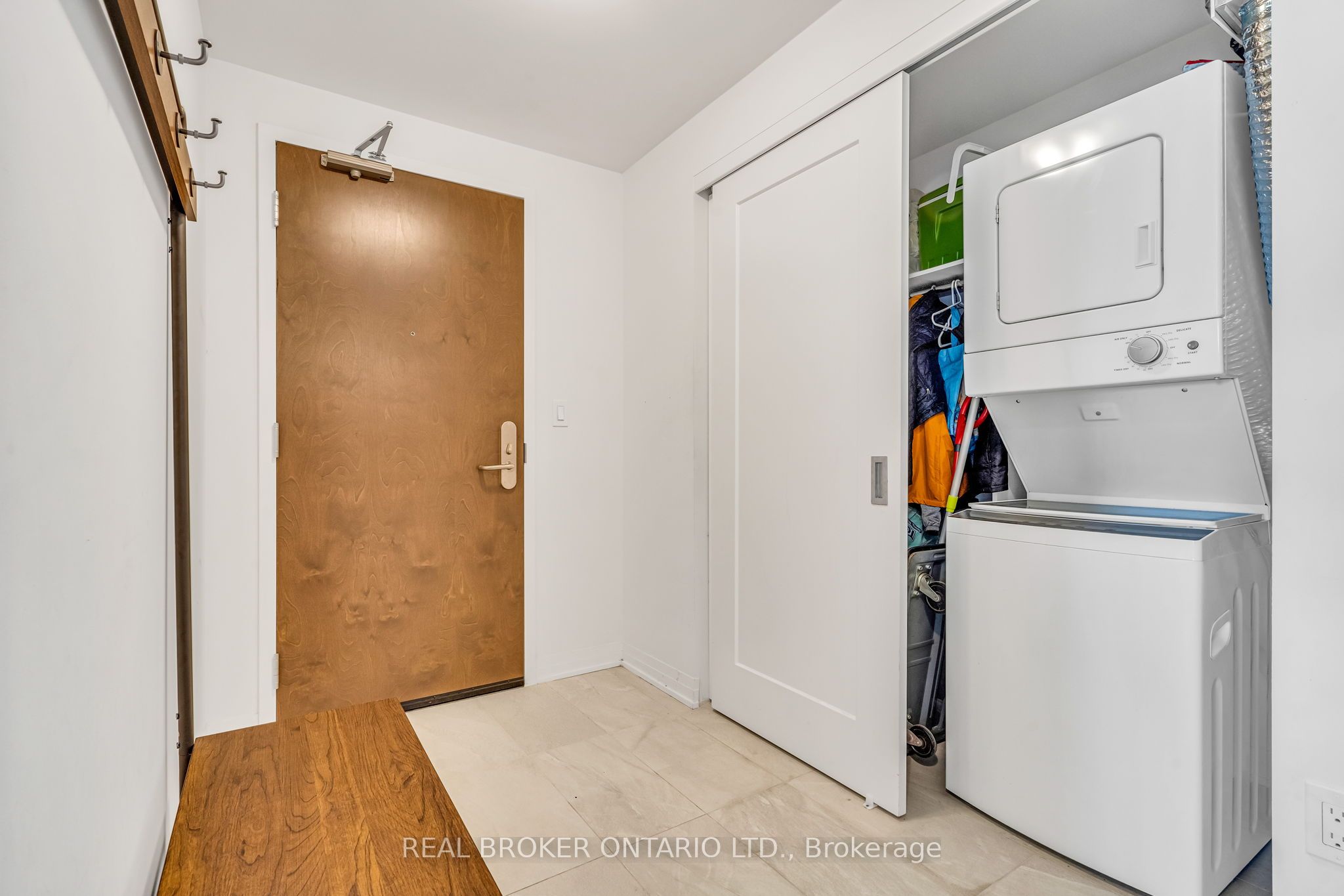 805 Carling Avenue 802 Property Photo 3