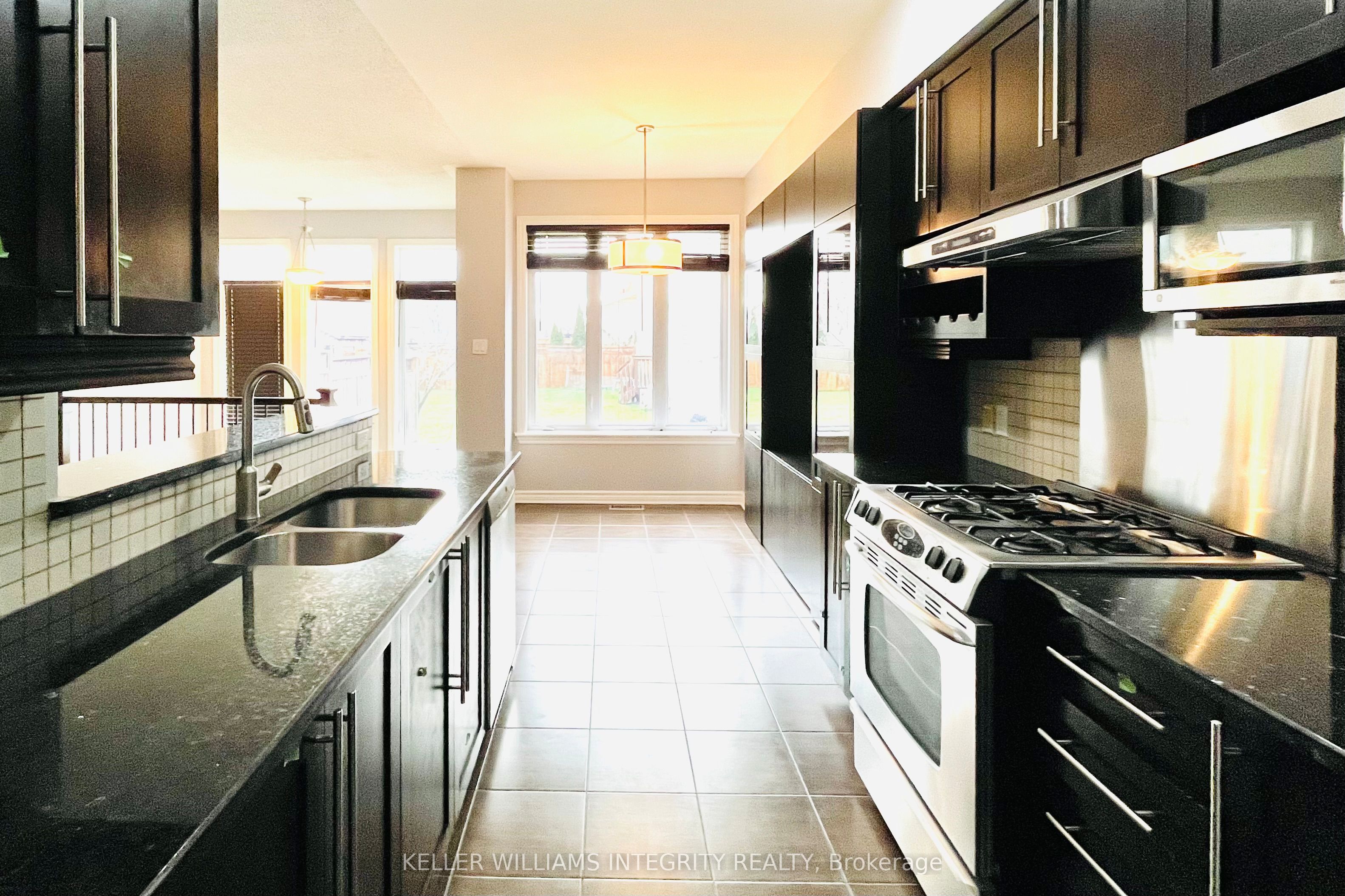 280 Celtic Ridge Cres Property Photo 11