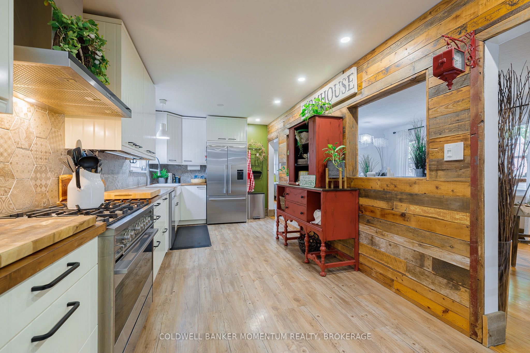 7 Overholt Street Property Photo 23
