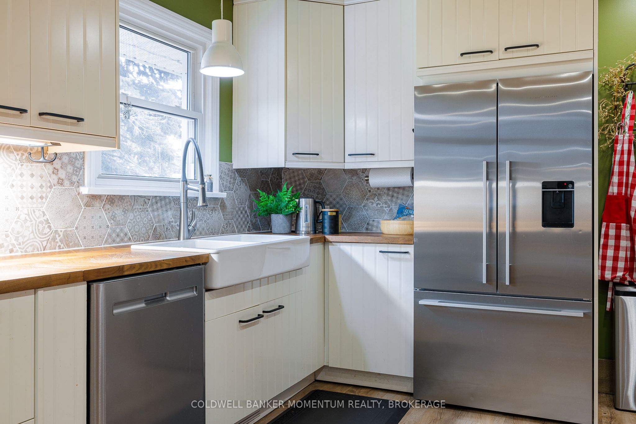 7 Overholt Street Property Photo 26