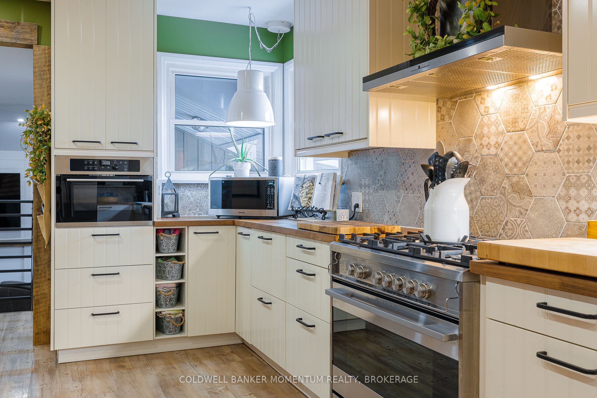 7 Overholt Street Property Photo 27