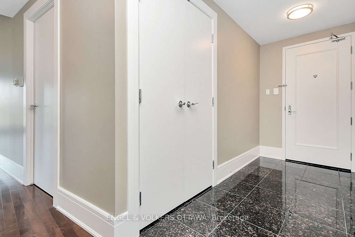 700 Sussex Drive 405 Property Photo 7