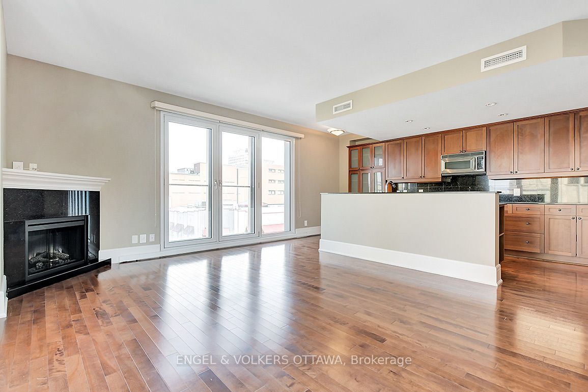 700 Sussex Drive 405 Property Photo 10