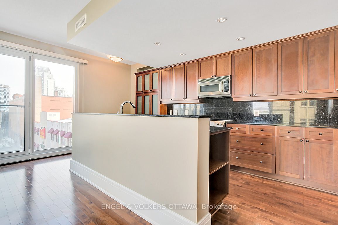 700 Sussex Drive 405 Property Photo 16