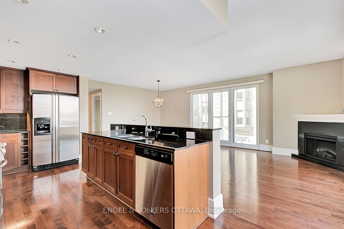 700 Sussex Drive 405 Property Photo 18