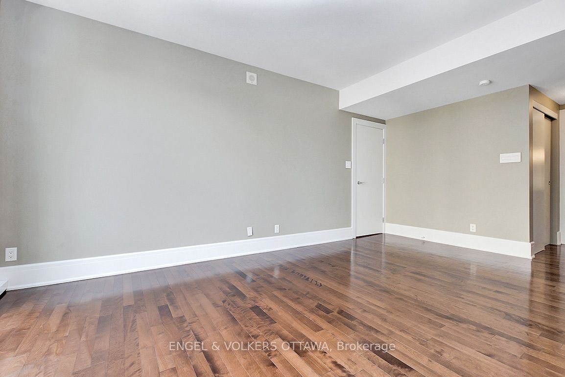 700 Sussex Drive 405 Property Photo 21
