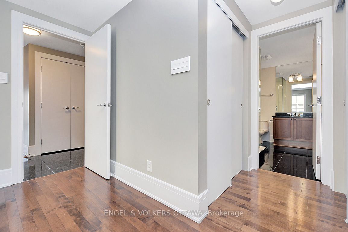 700 Sussex Drive 405 Property Photo 22