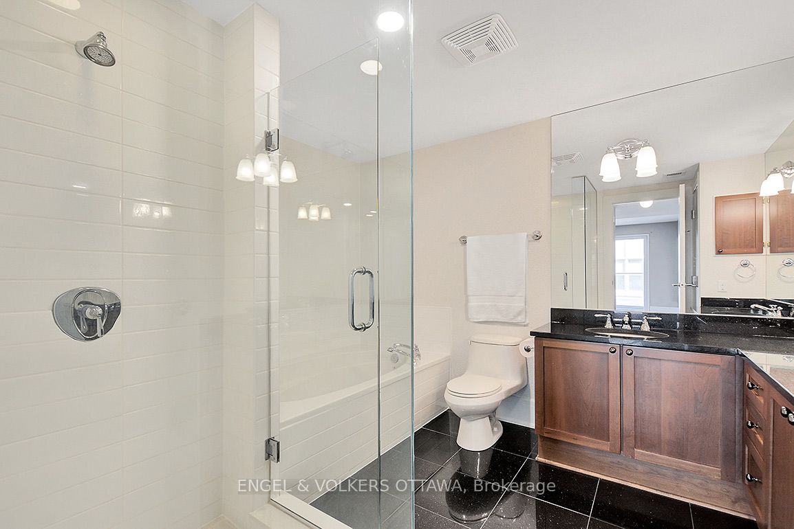700 Sussex Drive 405 Property Photo 25