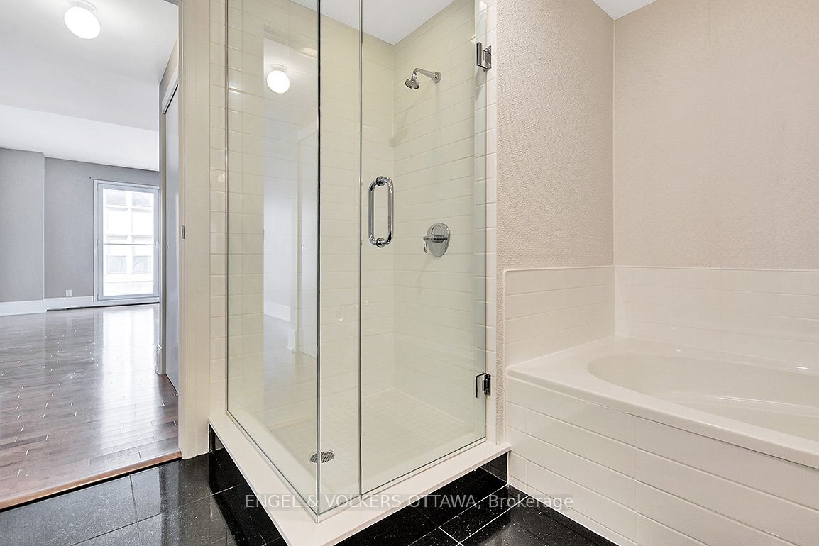 700 Sussex Drive 405 Property Photo 26