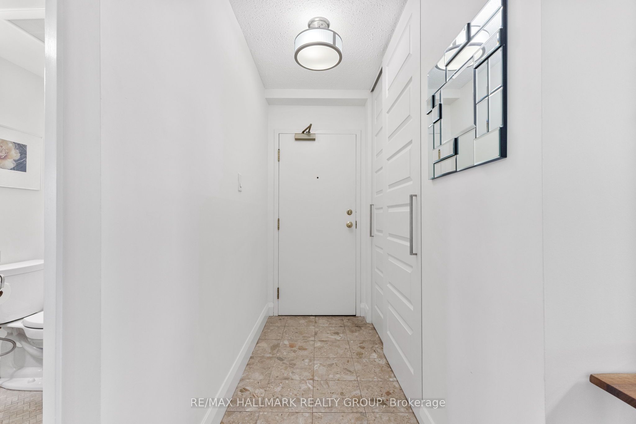 #301 - 99 Holland Avenue Property Photo 2