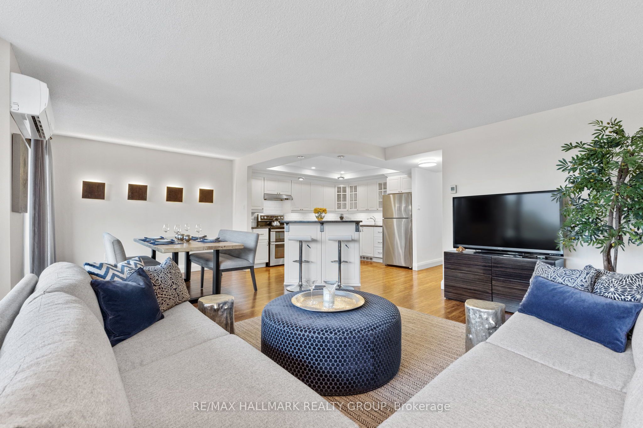 #301 - 99 Holland Avenue Property Photo 11