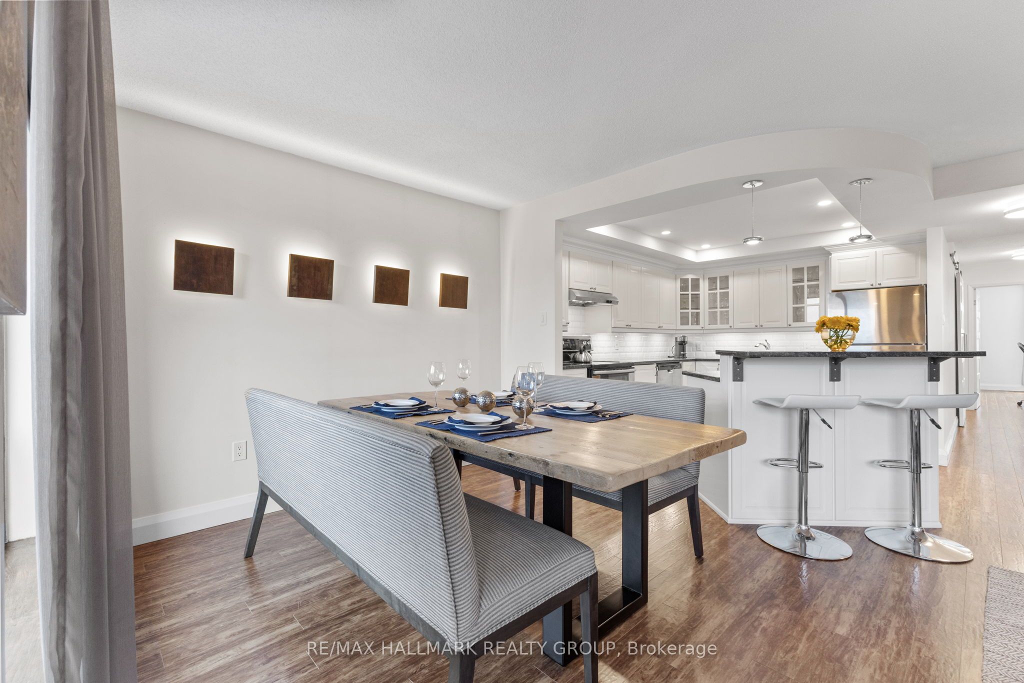 #301 - 99 Holland Avenue Property Photo 13