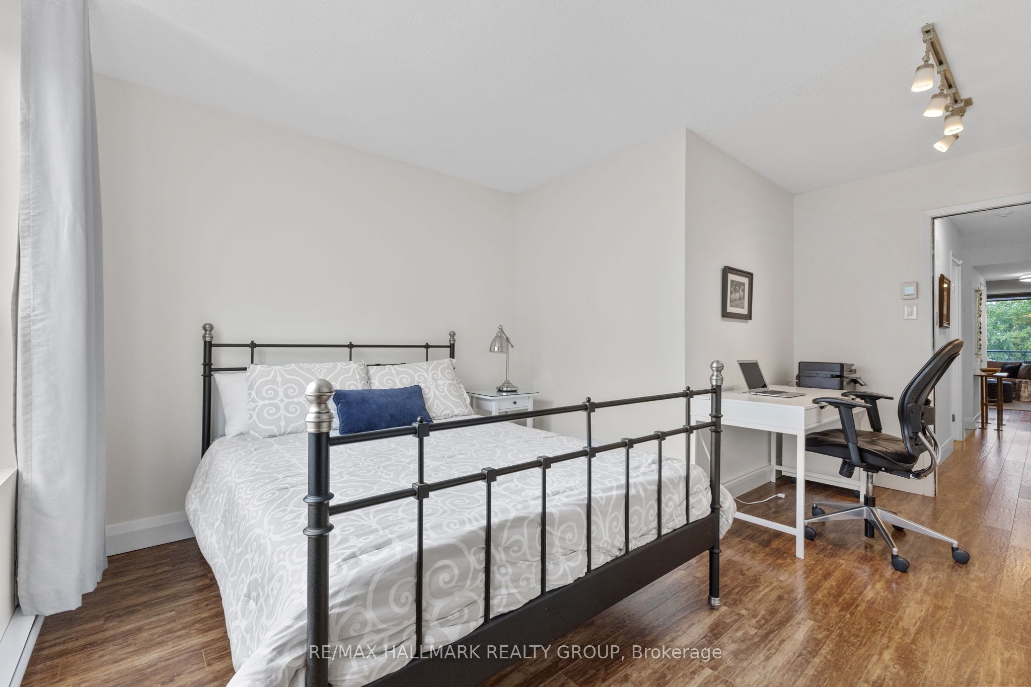 #301 - 99 Holland Avenue Property Photo 20