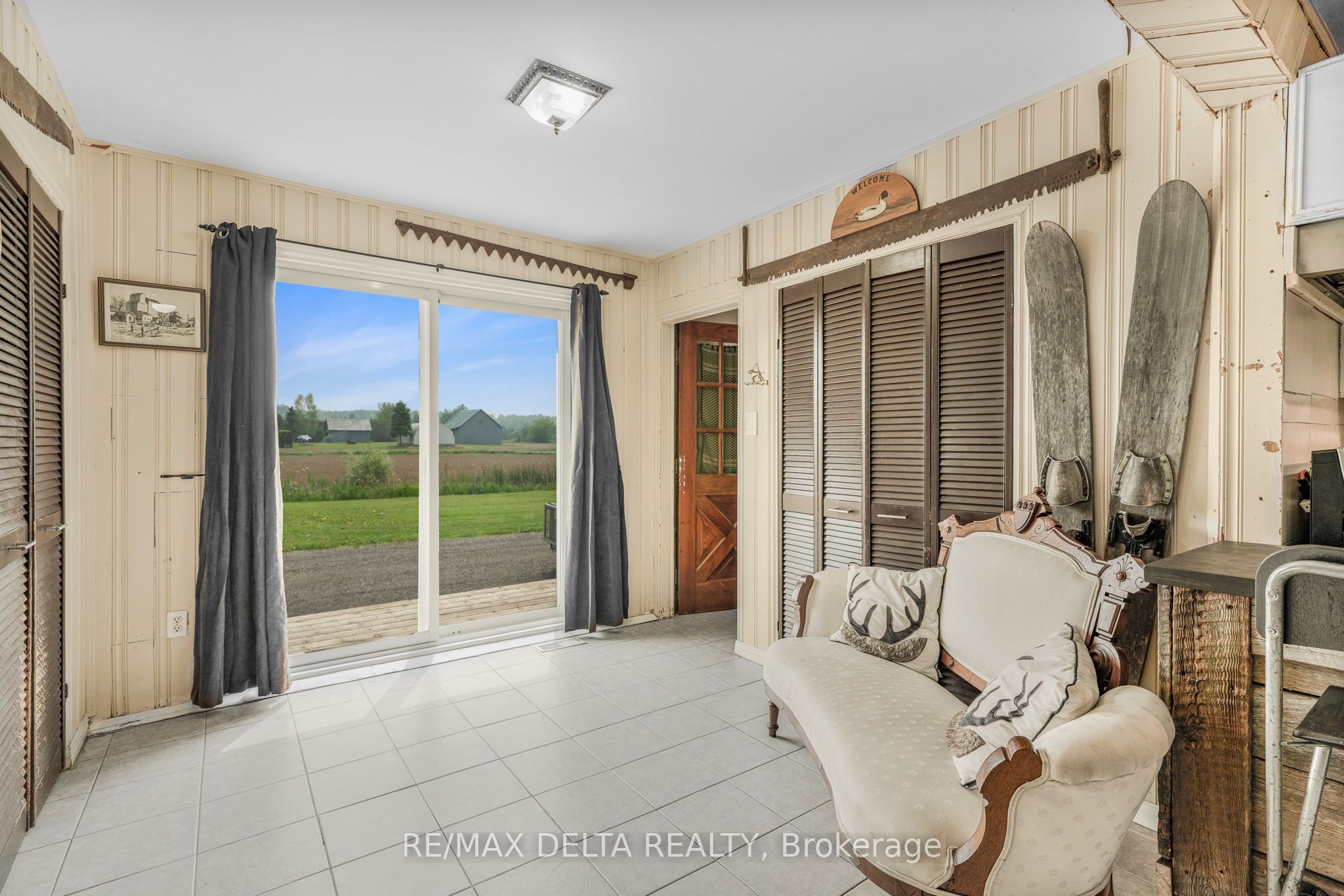 4062 Drouin Road Property Photo 11