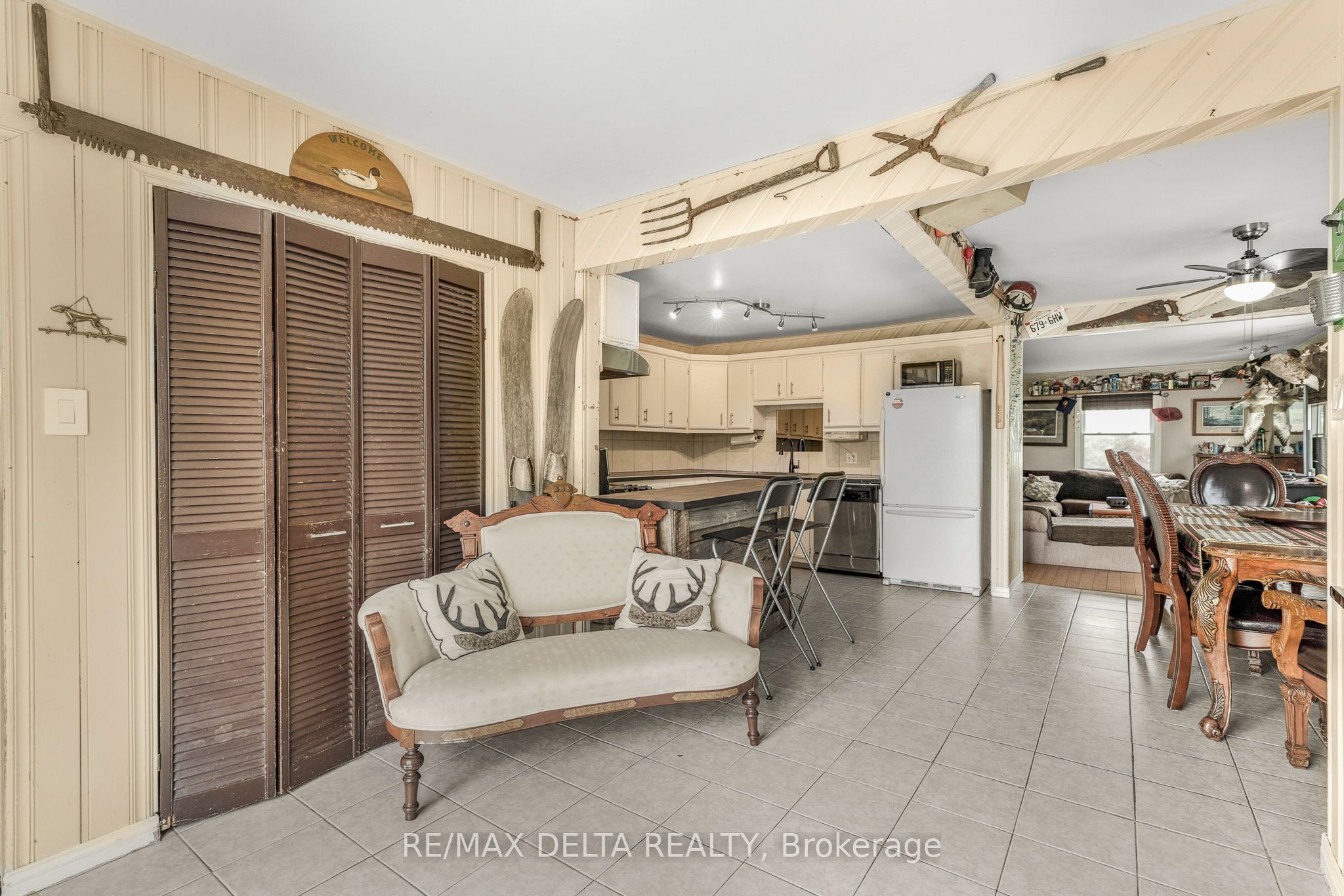 4062 Drouin Road Property Photo 12