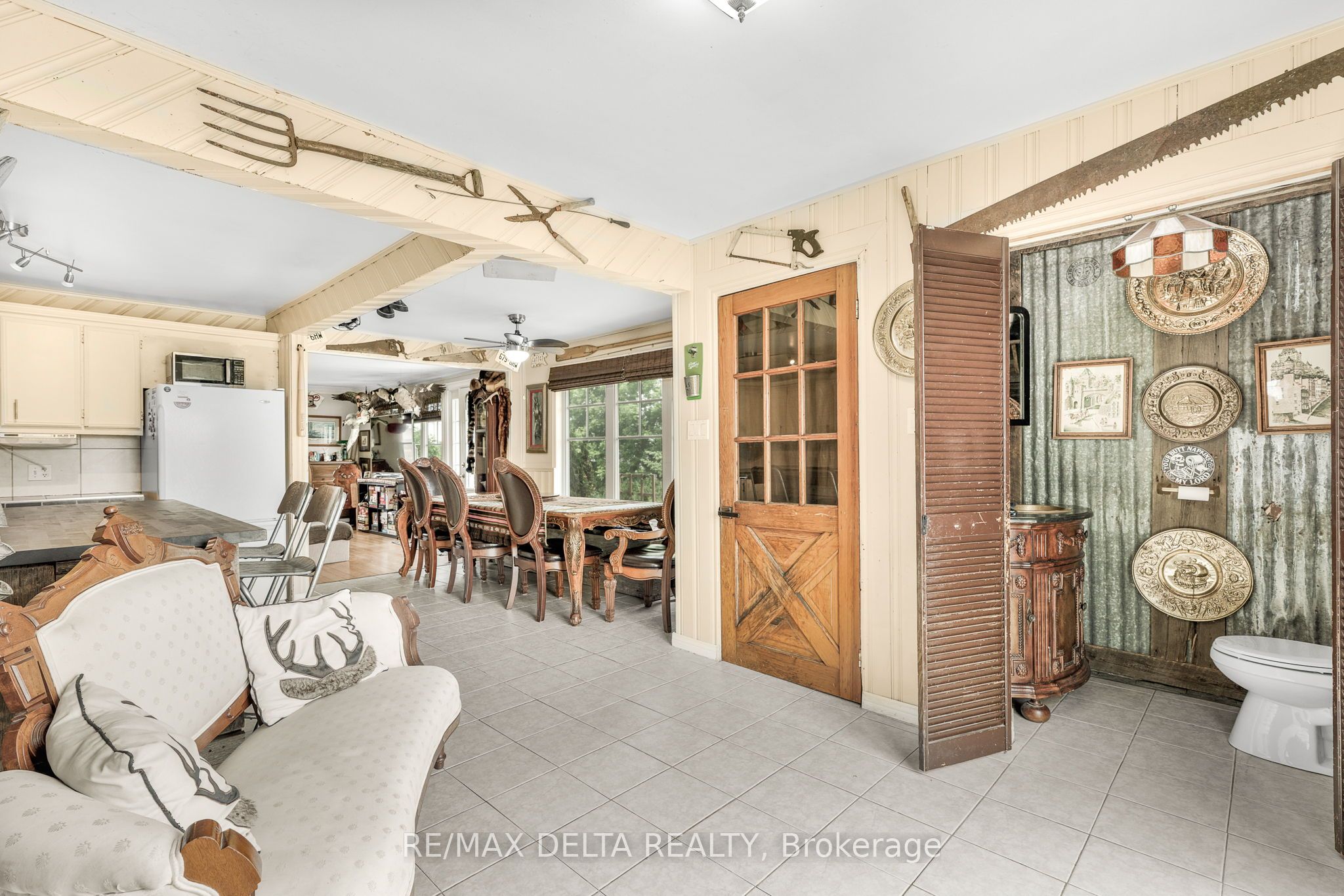 4062 Drouin Road Property Photo 13
