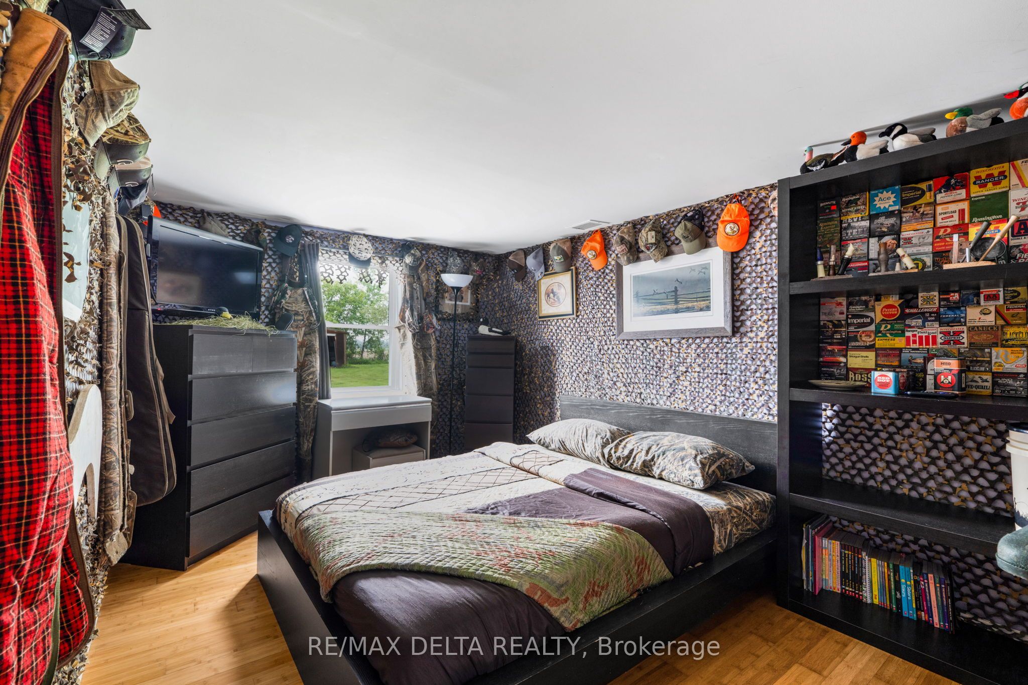 4062 Drouin Road Property Photo 17
