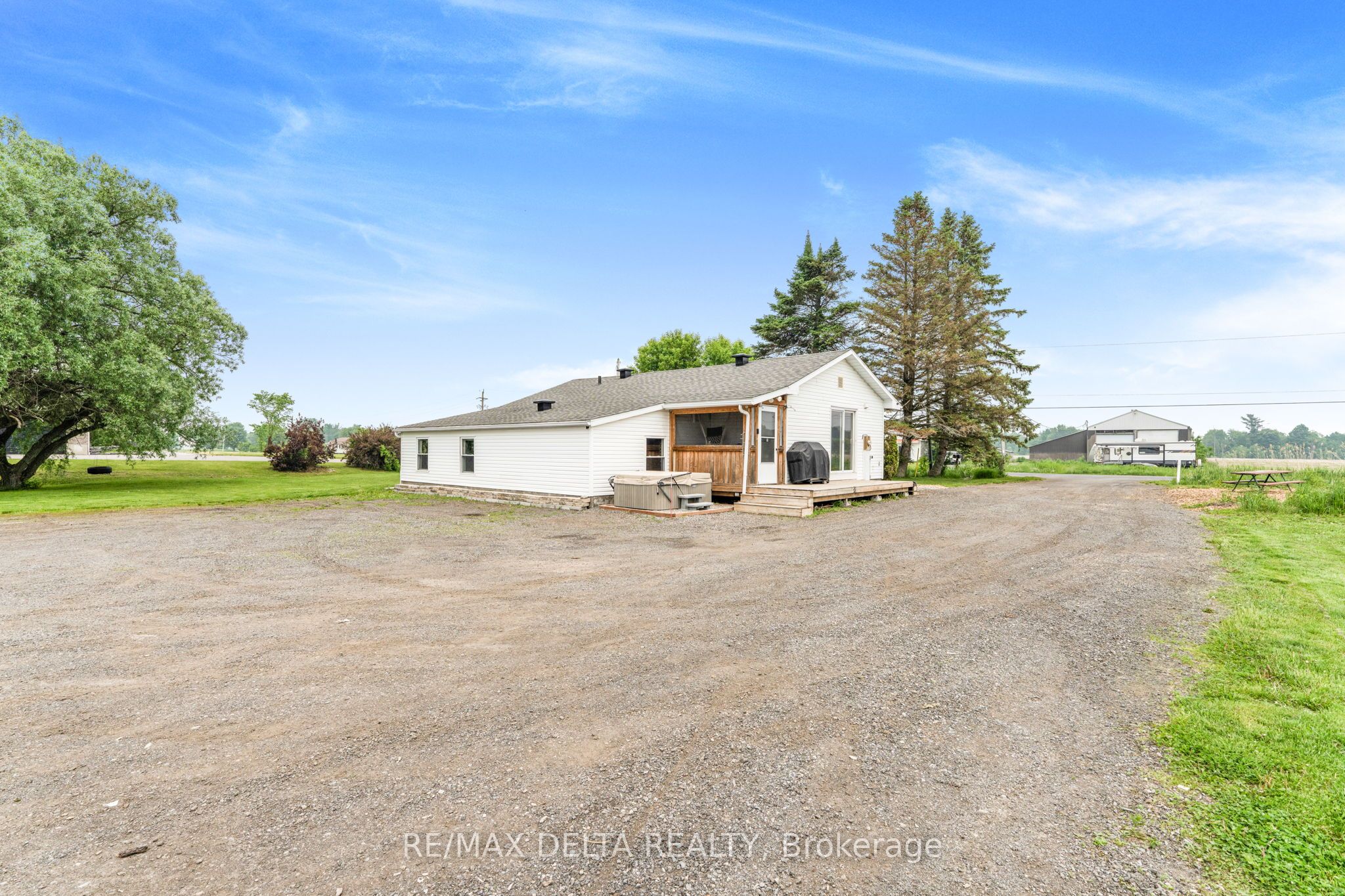 4062 Drouin Road Property Photo 21