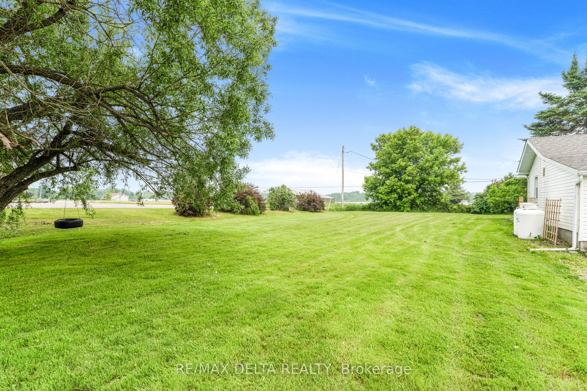 4062 Drouin Road Property Photo 23