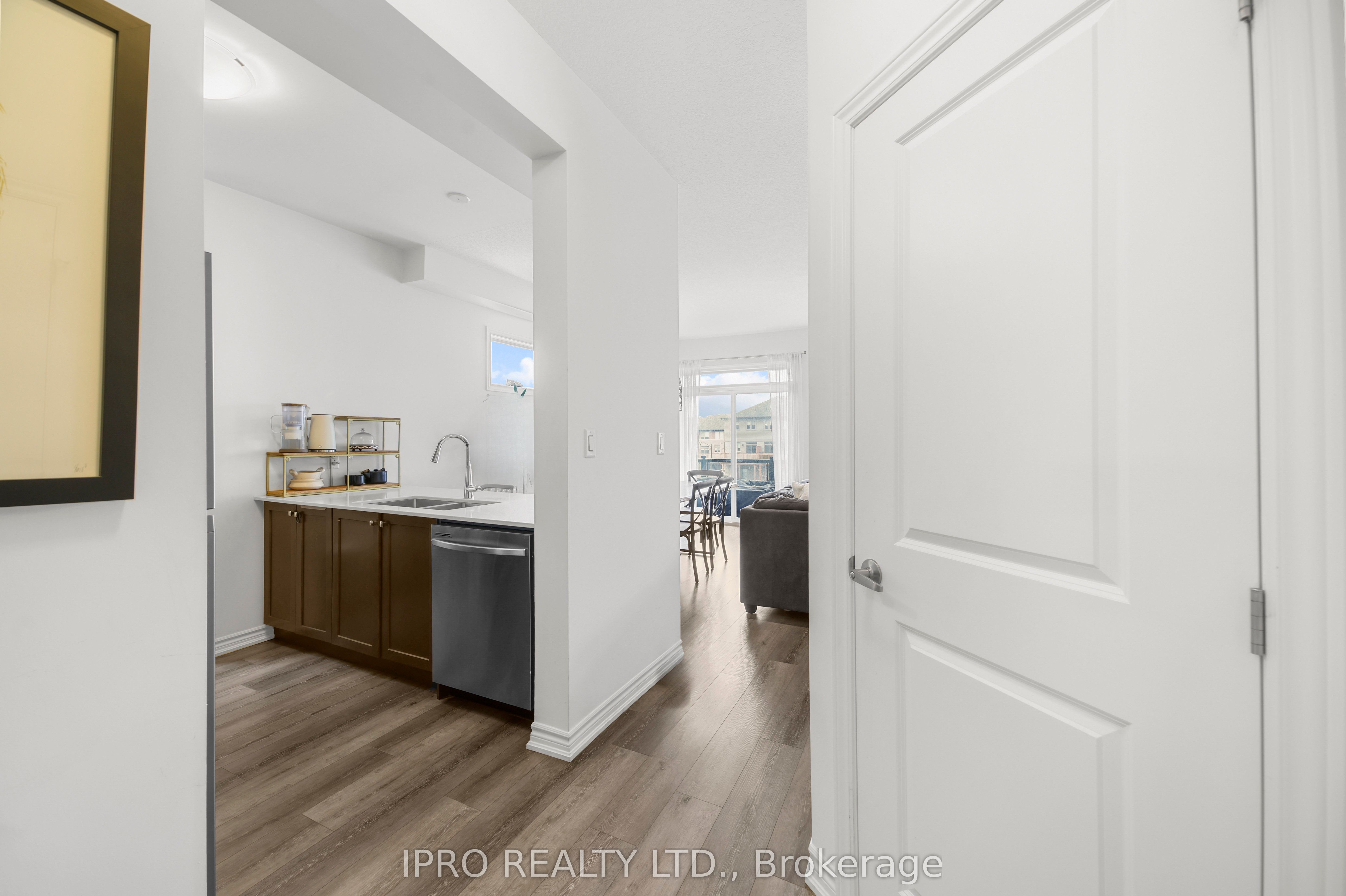 #123 - 61 Soho Street Property Photo 12