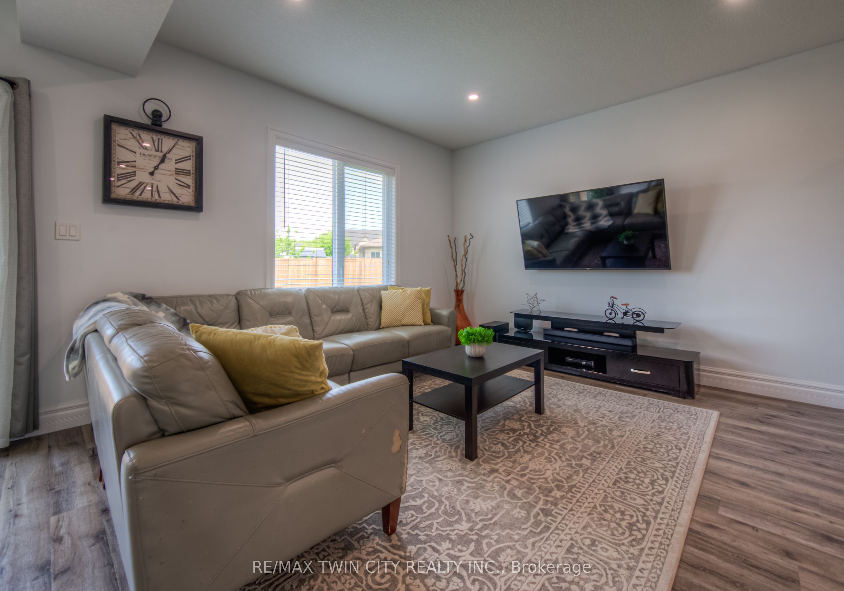 741 Hollinger Avenue Property Photo 14