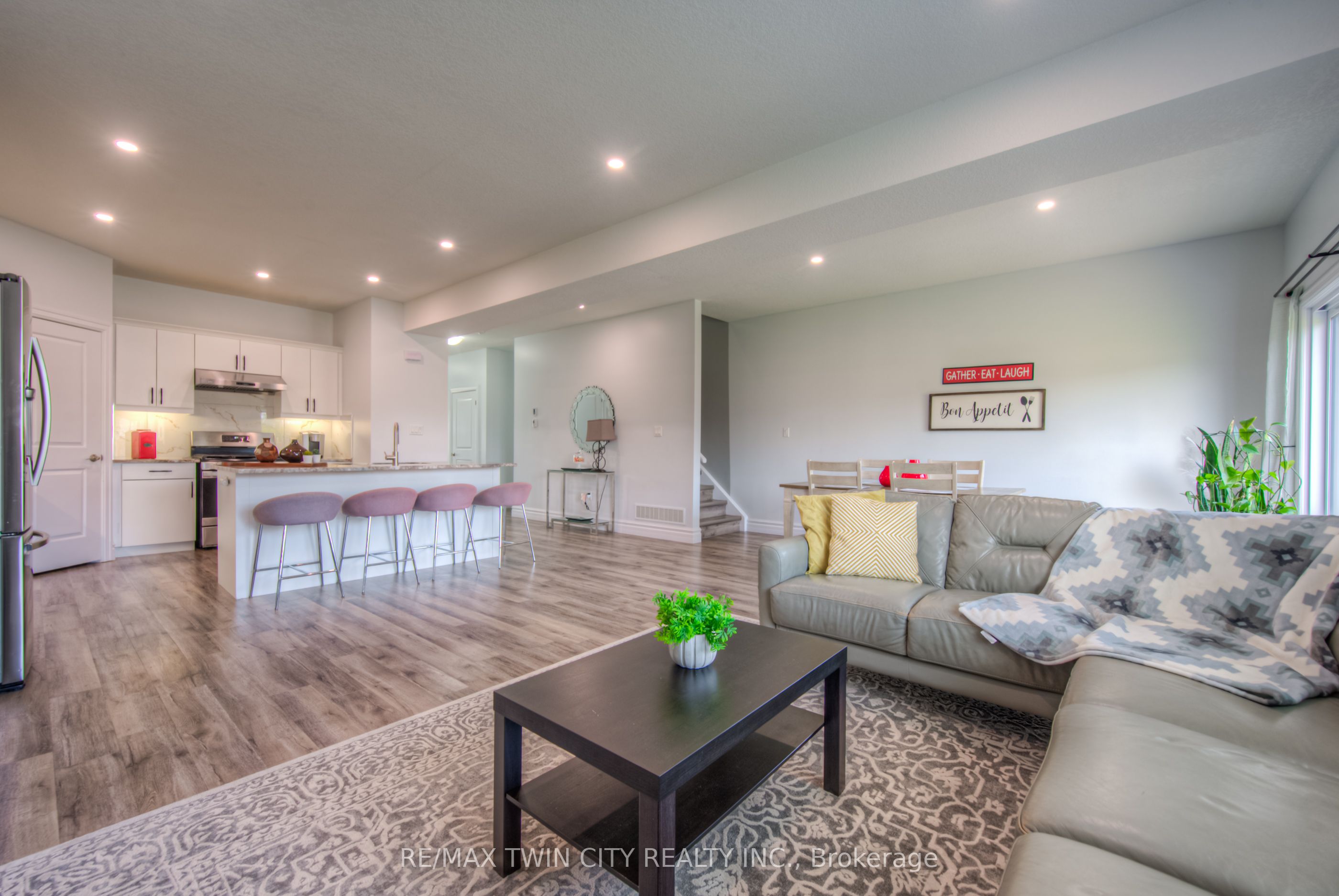 741 Hollinger Avenue Property Photo 15