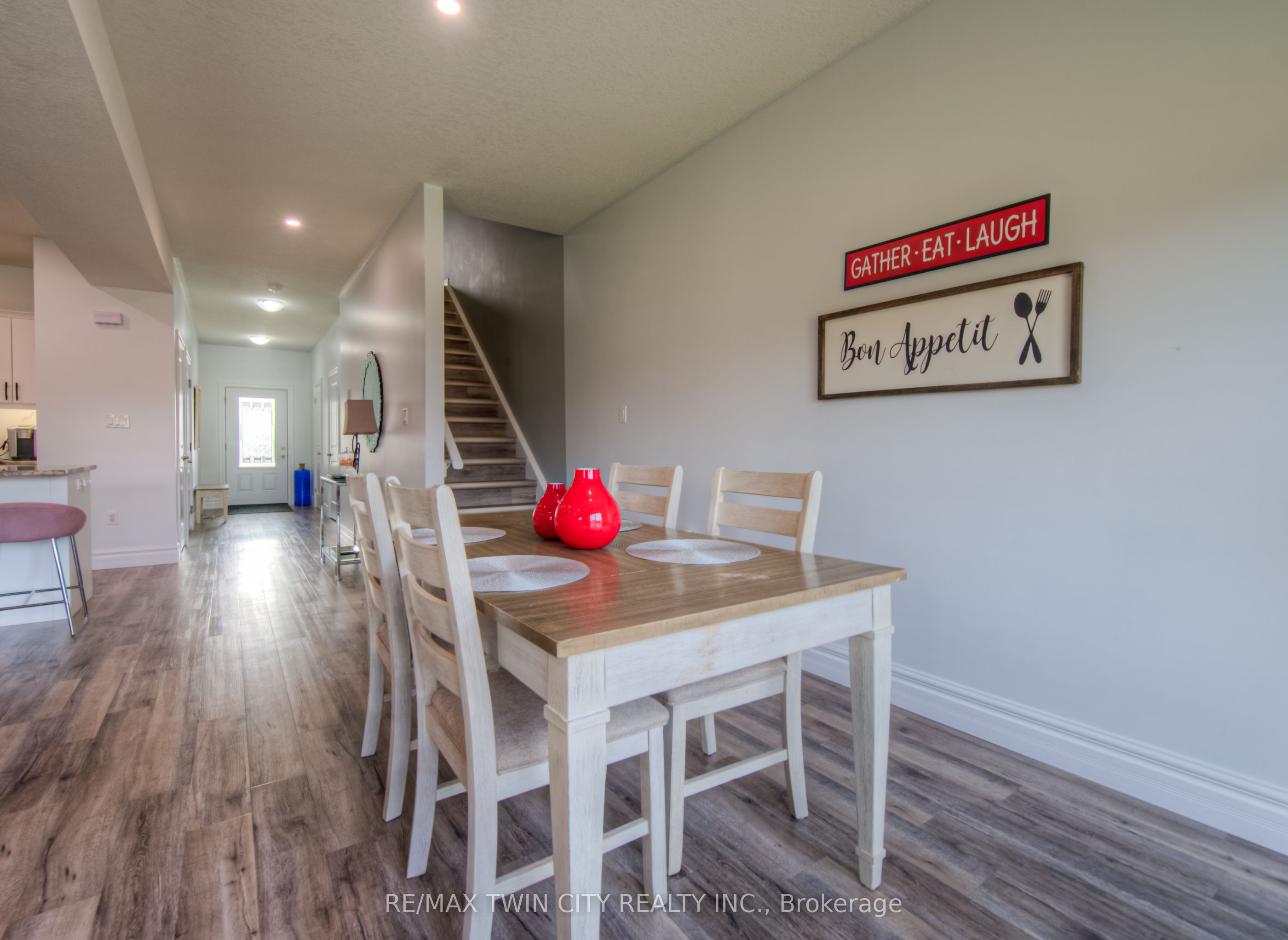 741 Hollinger Avenue Property Photo 17