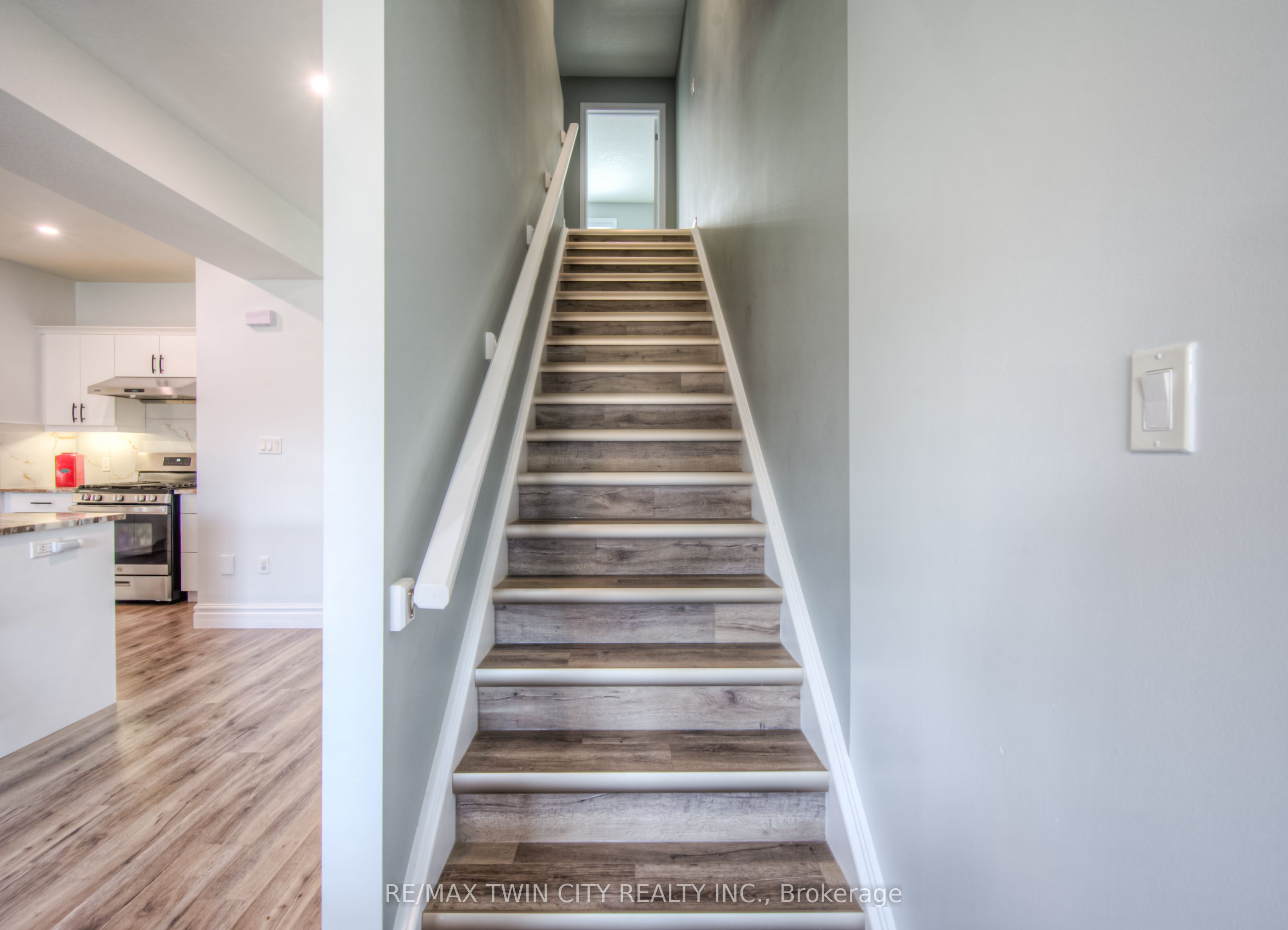 741 Hollinger Avenue Property Photo 18