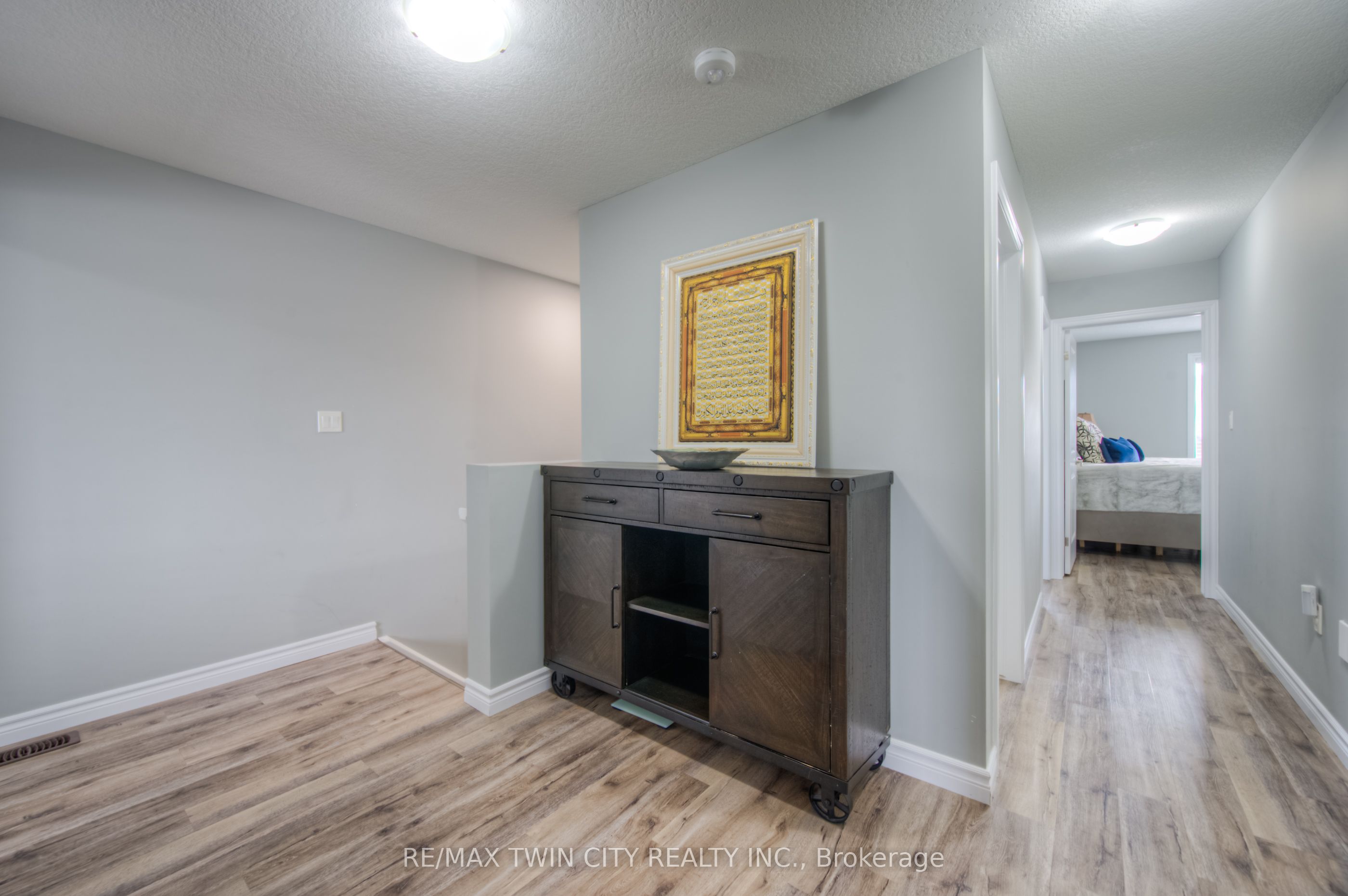 741 Hollinger Avenue Property Photo 20
