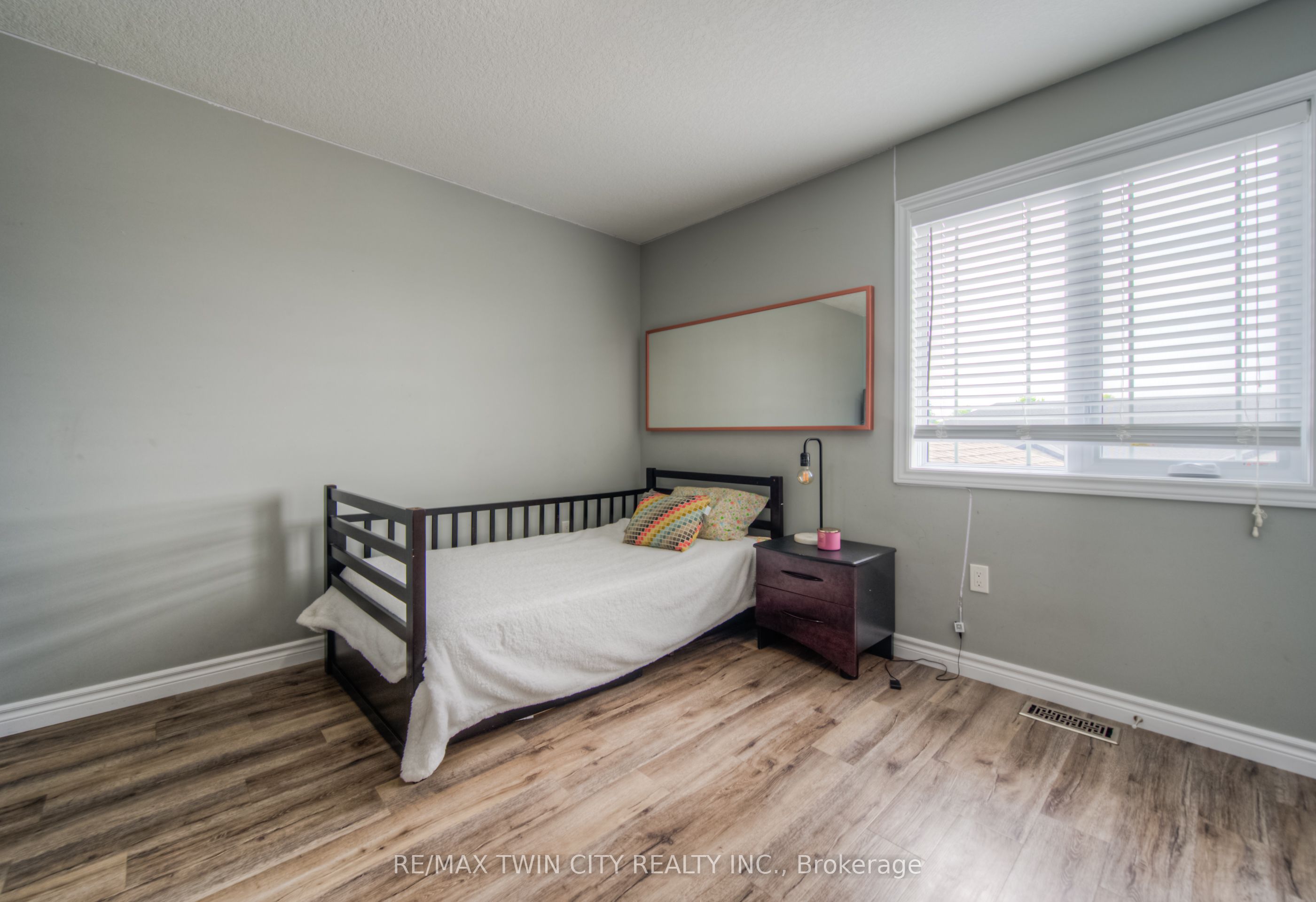 741 Hollinger Avenue Property Photo 22