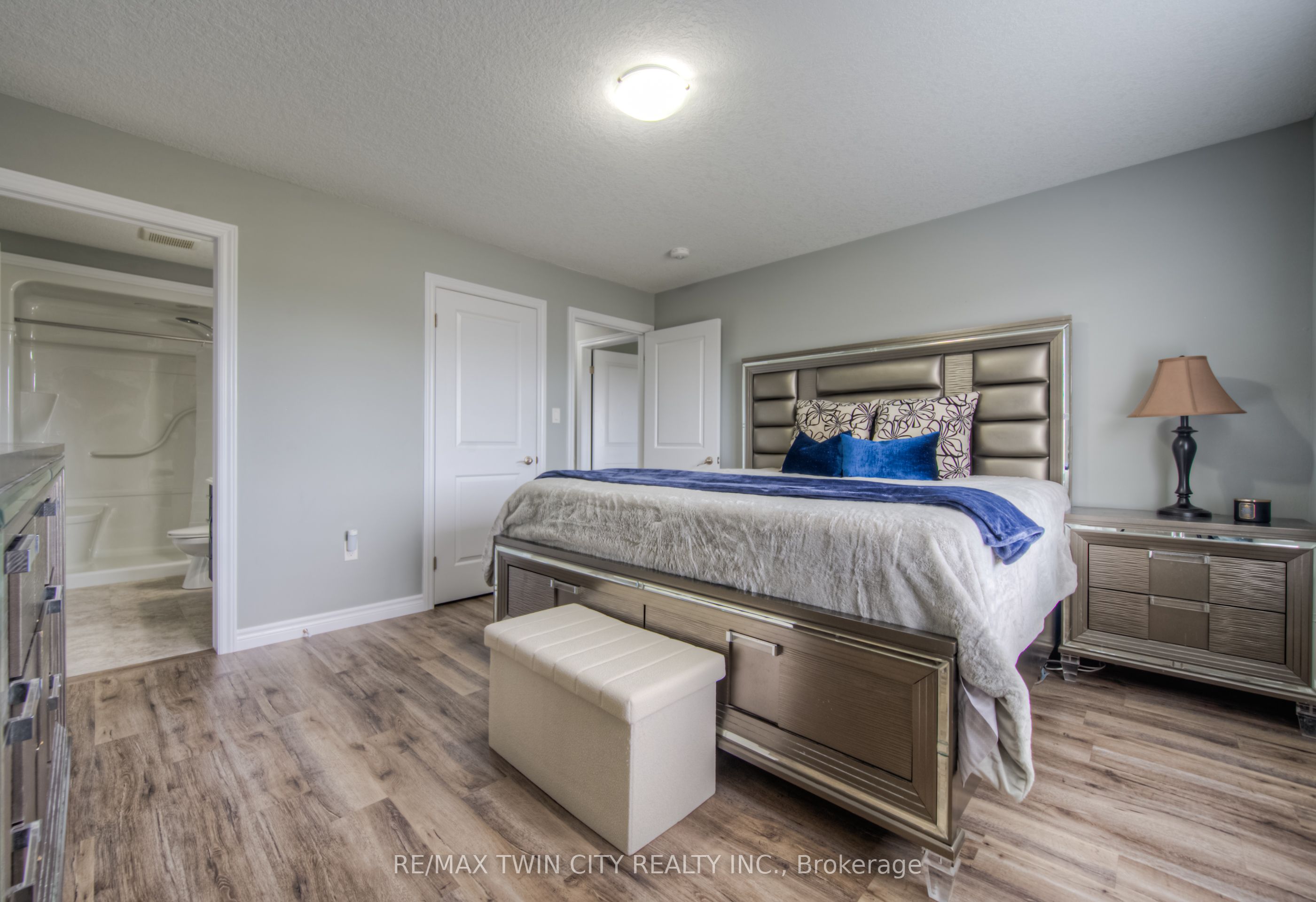 741 Hollinger Avenue Property Photo 30