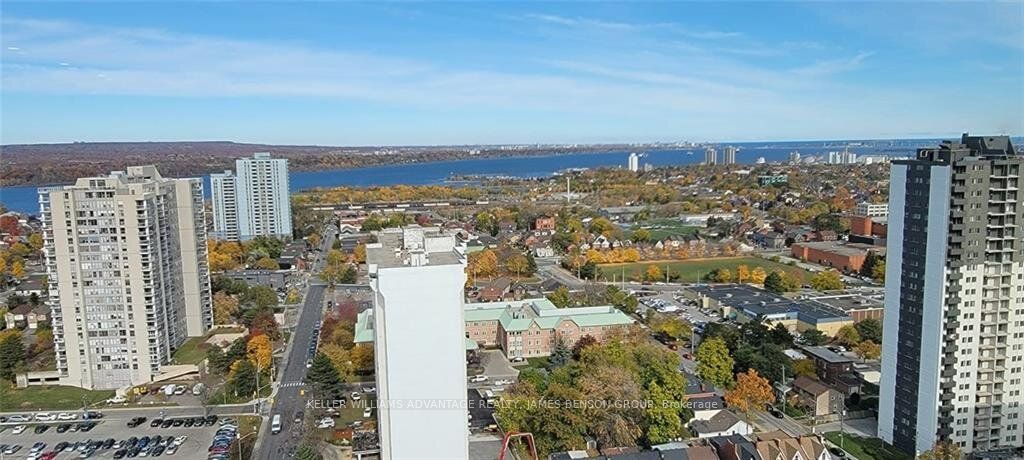 15 Queen St S Property Photo 1