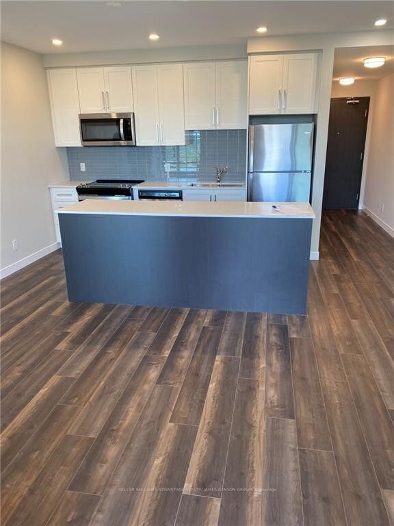 15 Queen St S Property Photo 6