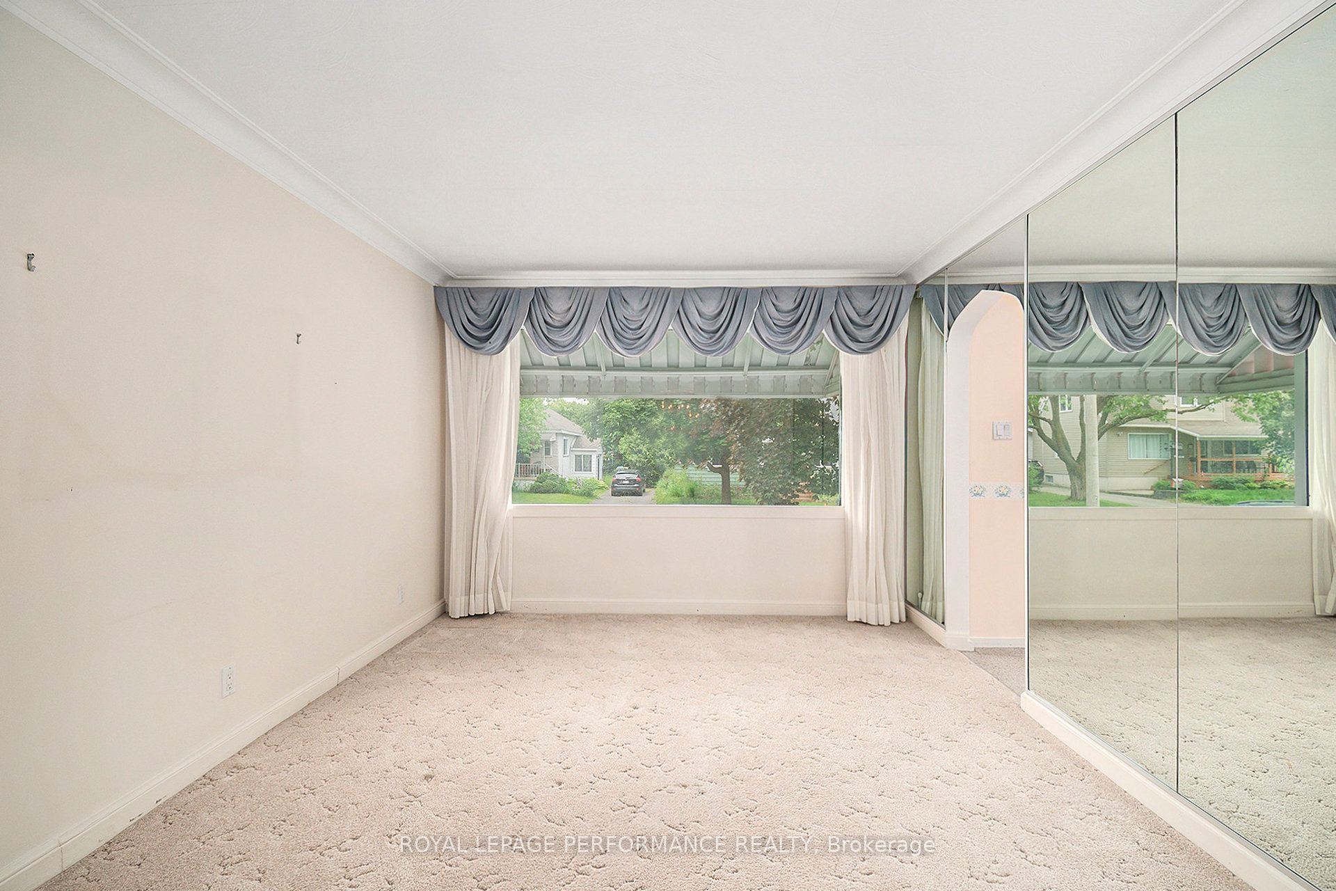 393 Allen Boulevard Property Photo 11