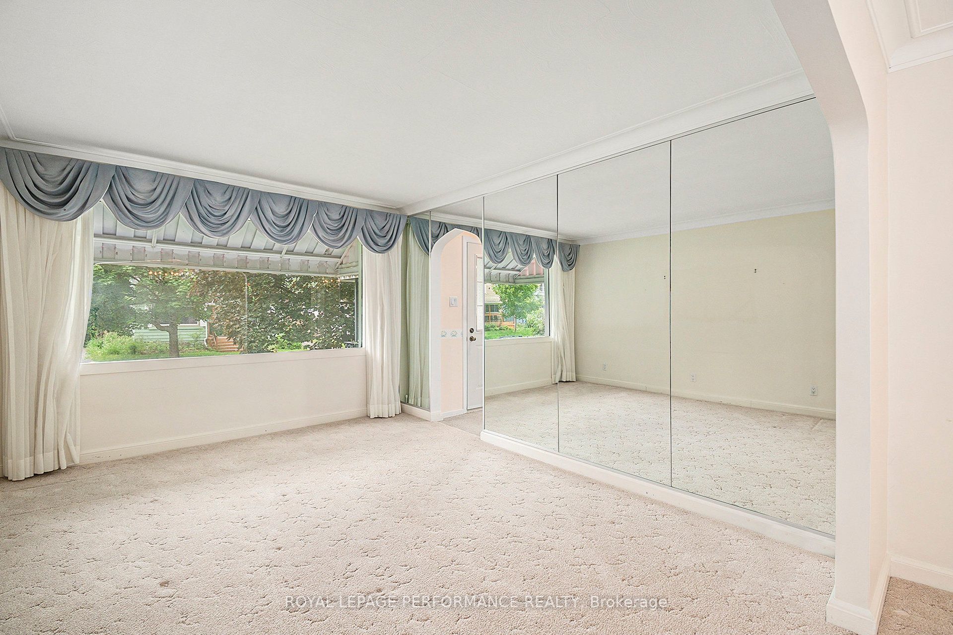 393 Allen Boulevard Property Photo 12