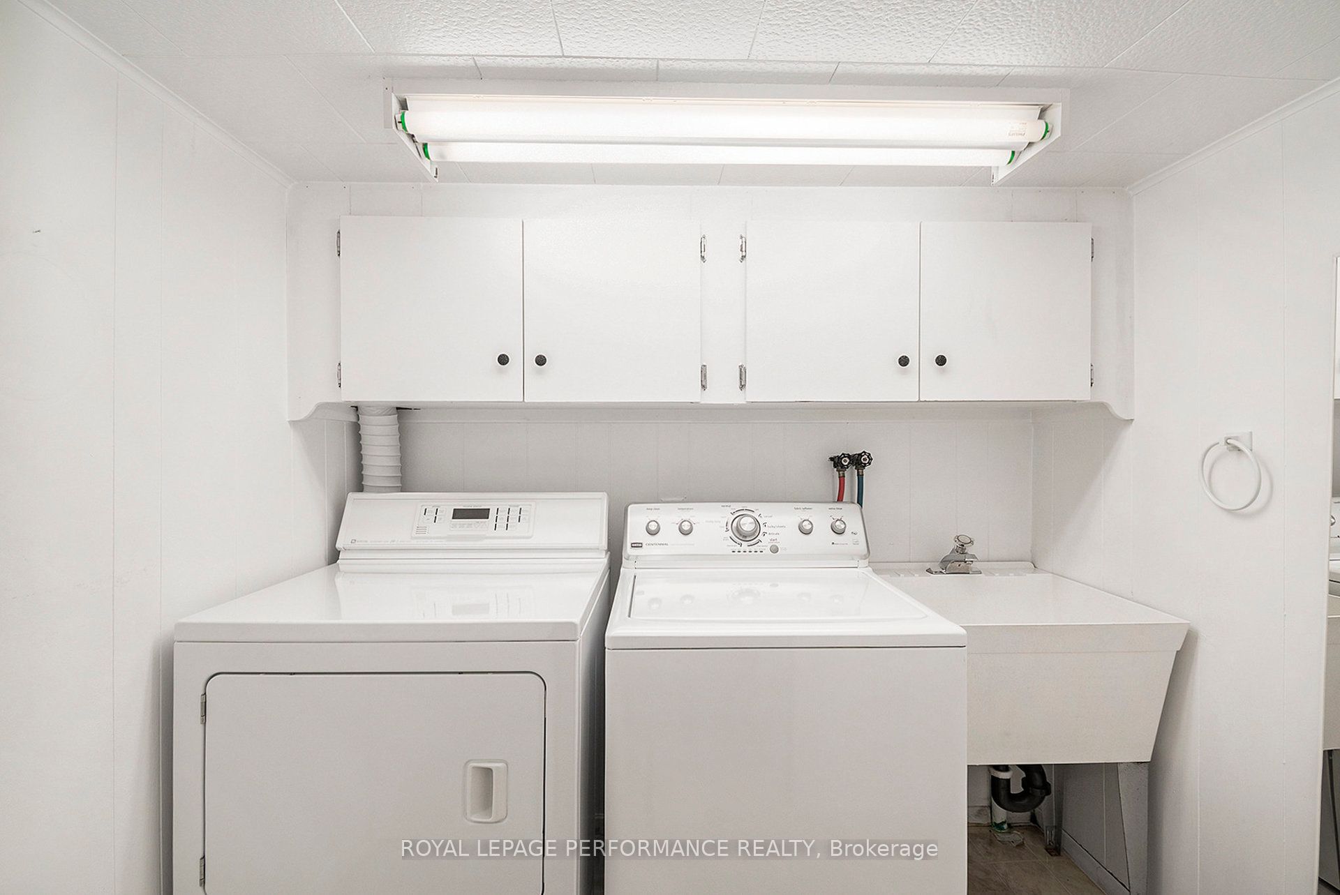 393 Allen Boulevard Property Photo 24