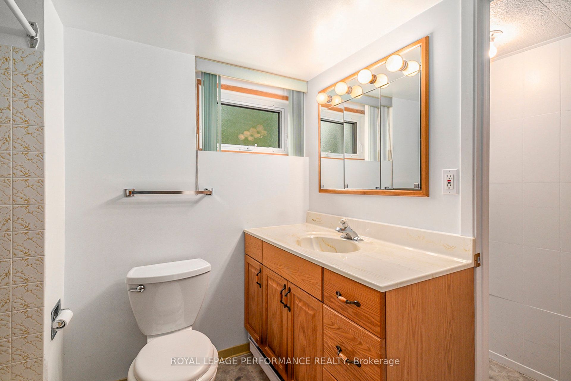 393 Allen Boulevard Property Photo 29