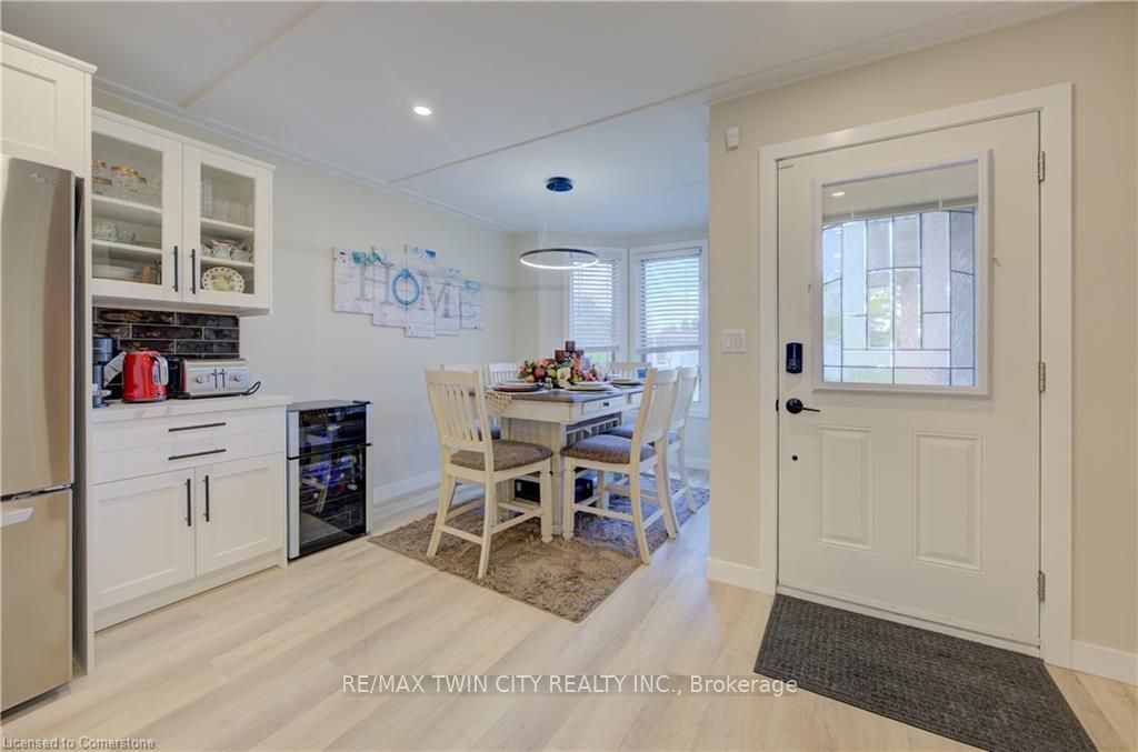 6 Hanlon Place Property Photo 5
