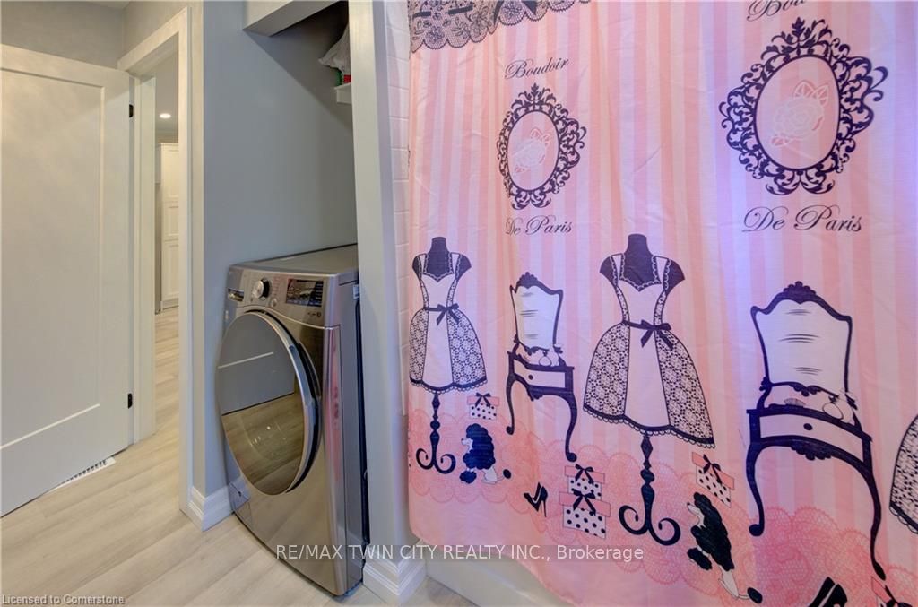 6 Hanlon Place Property Photo 24