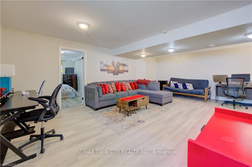 6 Hanlon Place Property Photo 28
