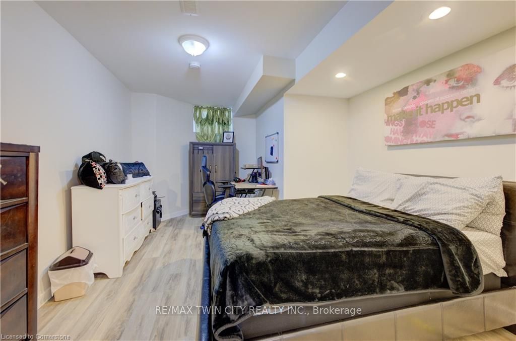 6 Hanlon Place Property Photo 31