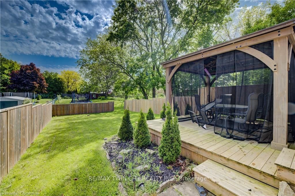 6 Hanlon Place Property Photo 36