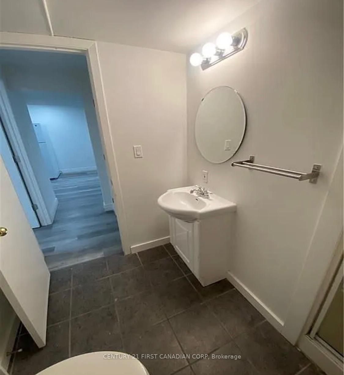 #unit B - 80 Clifton Crescent Property Photo 13