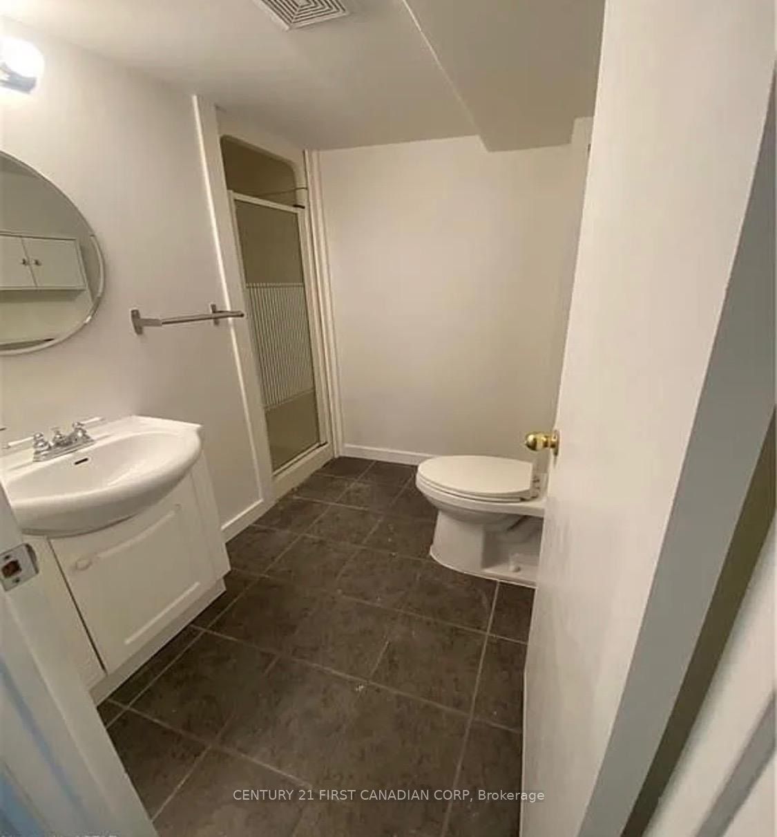 #unit B - 80 Clifton Crescent Property Photo 16