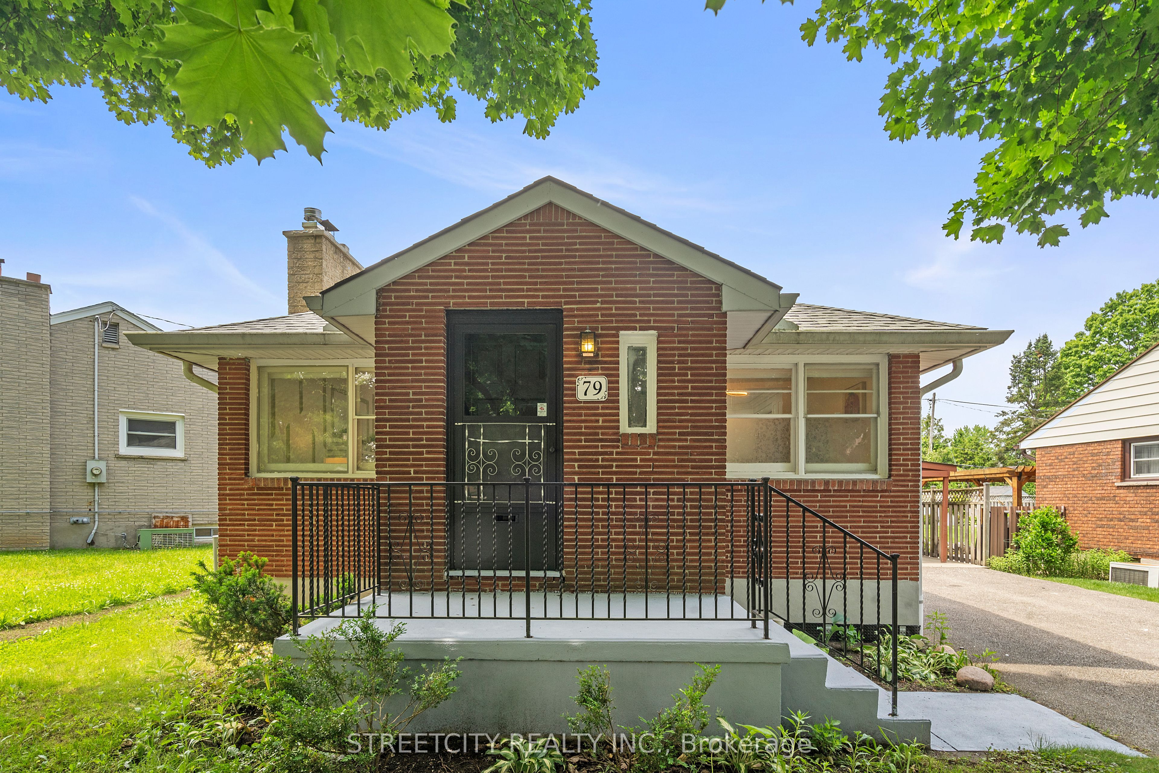 79 Glass Ave Property Photo 2